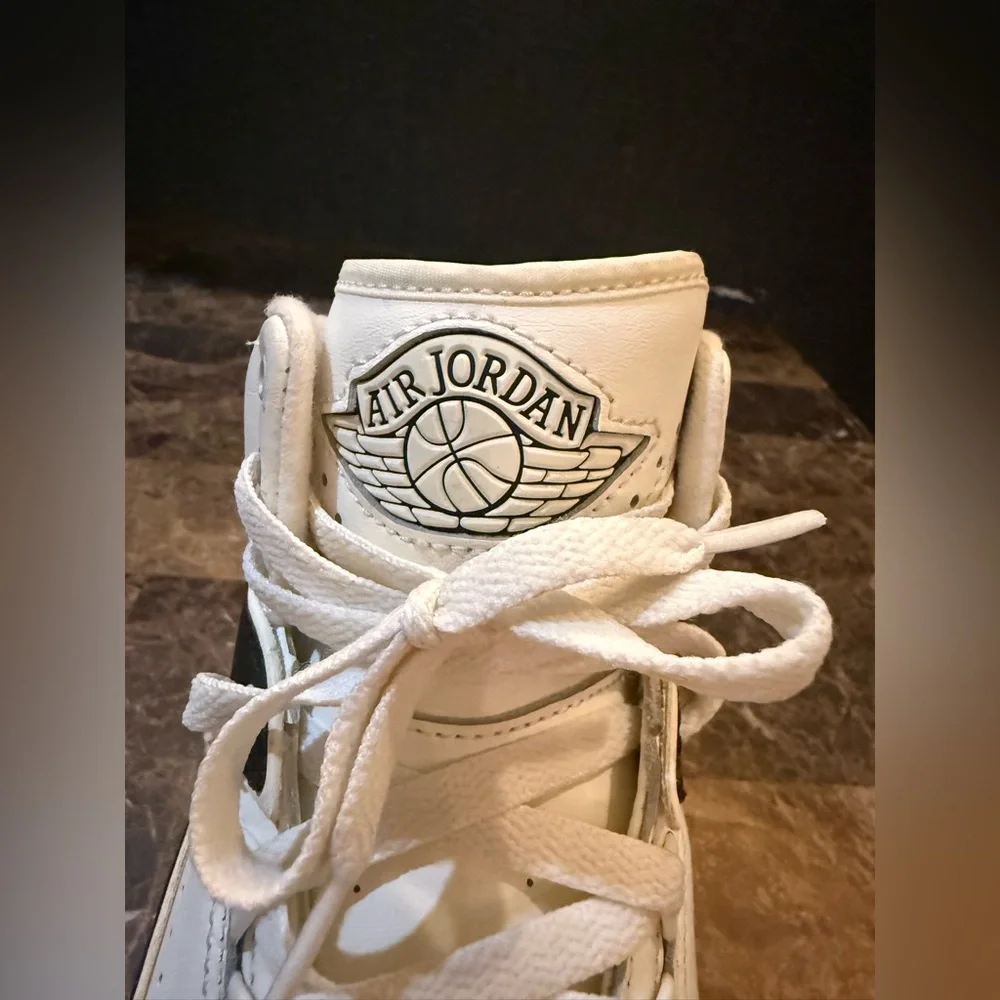 Nike. Wmns Air Jordan 2 Retro 'Sail Black'. Size 7.5.